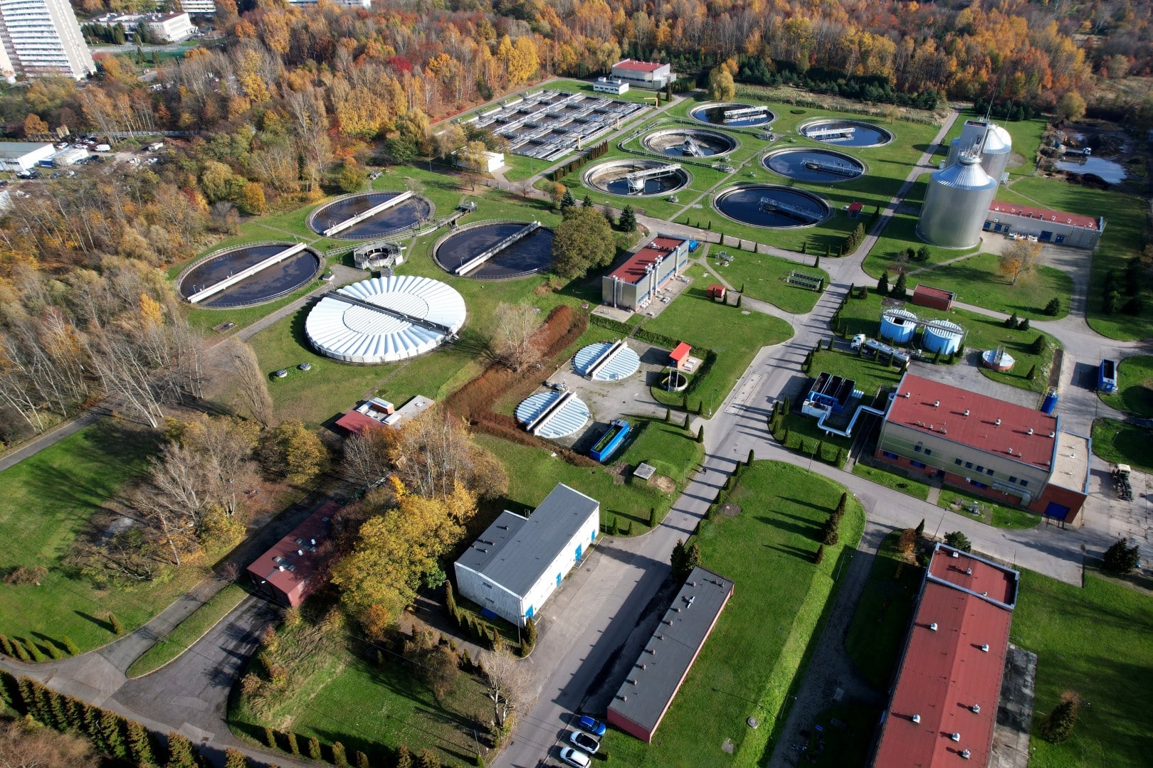 Wodociągi w Chorzowie stawiają na produkcję własnej energii ze słońca i biogazu