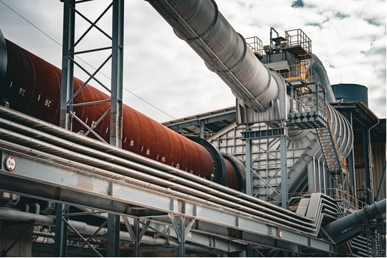 W Małogoszczy będą produkować cement bez węgla. Zastąpi go energia z odpadów