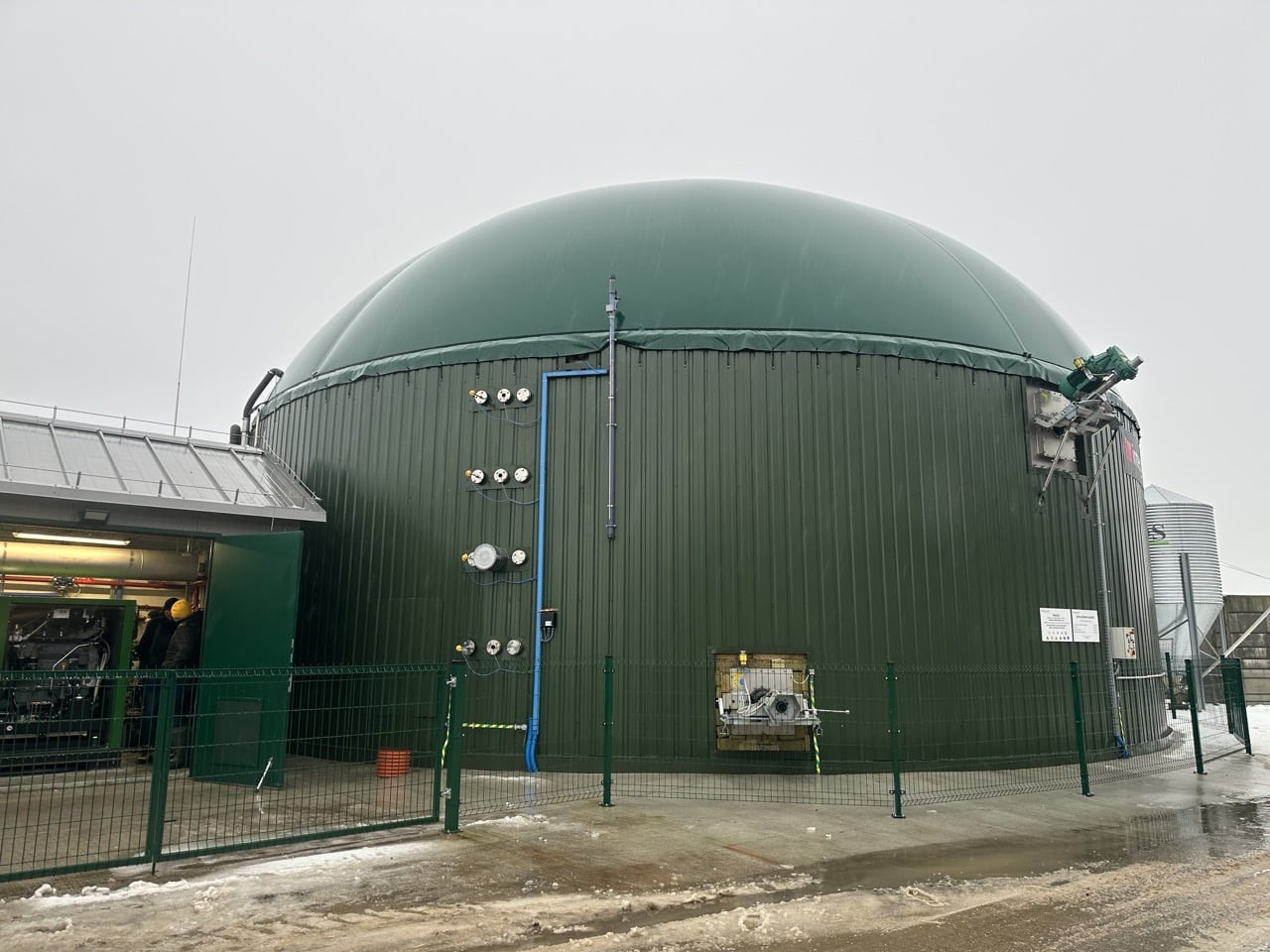 „Wyspowa” mikrobiogazownia, która przynosi rolnikowi 150 tys. zł oszczędności