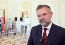 local content, Grzegorz Wrona